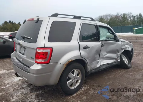 2011 Ford Escape Xlt из США, поврежденный, VIN 1FMCU9DG6BKA61028